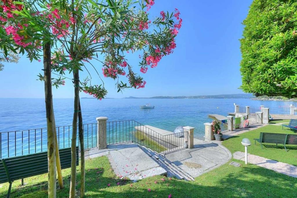 Appartamento 33 Rose Gardone Riviera Exterior foto